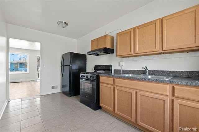 115 Cadillac St - Photo 4 of 15