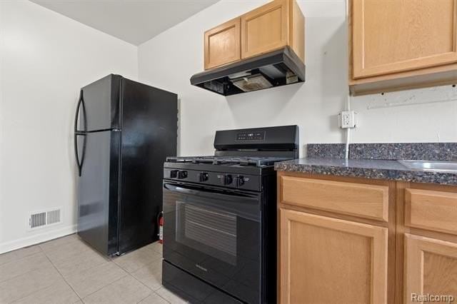 115 Cadillac St - Photo 5 of 15