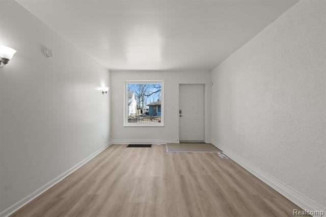 115 Cadillac St - Photo 6 of 15