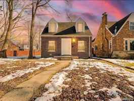 featured image of 9744 Lakepointe St