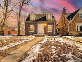 9744 Lakepointe St - Photo 1 of 1