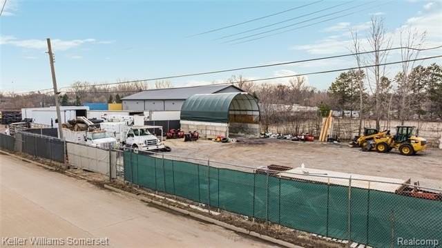 123 E Montcalm St - Photo 2 of 12
