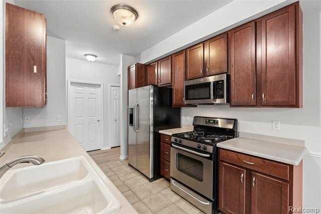 2323 Knollwood Dr - Photo 7 of 18