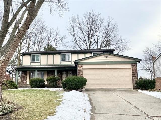 3095 Rolling Green Cir S