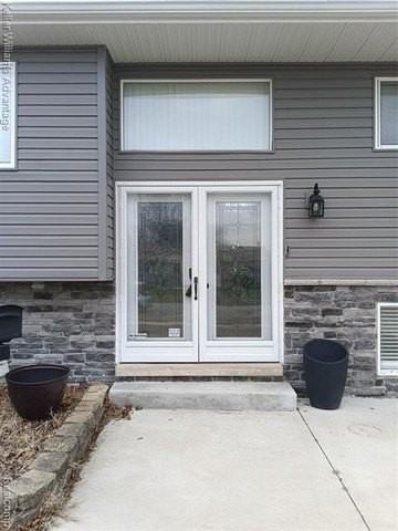 15730 Anthony St - Photo 3 of 34