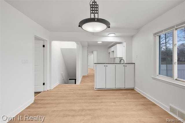20128 Vaughan St - Photo 6 of 17