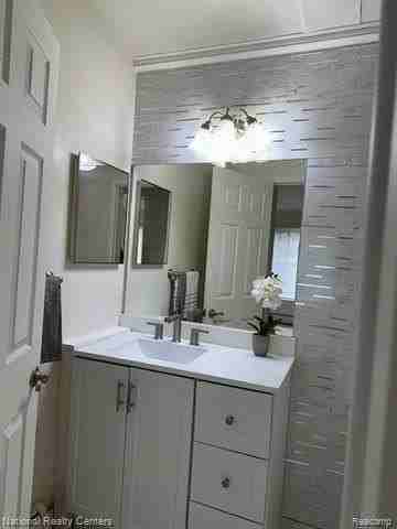 500 Romeo Rd #114 - Photo 7 of 22
