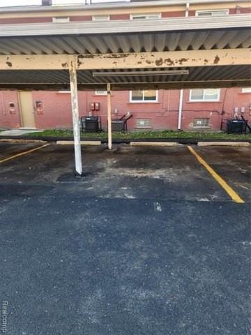 20248 Schaefer Hwy - Photo 4 of 17