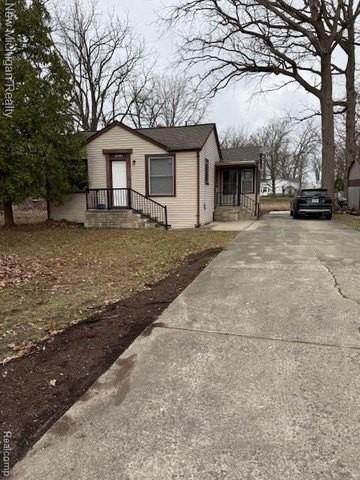 2081 Oaknoll St - Photo 2 of 17
