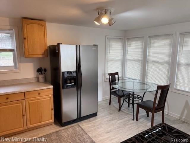 2081 Oaknoll St - Photo 4 of 17