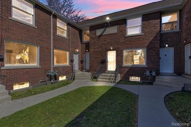 764 Woodmere St - Photo 2 of 50