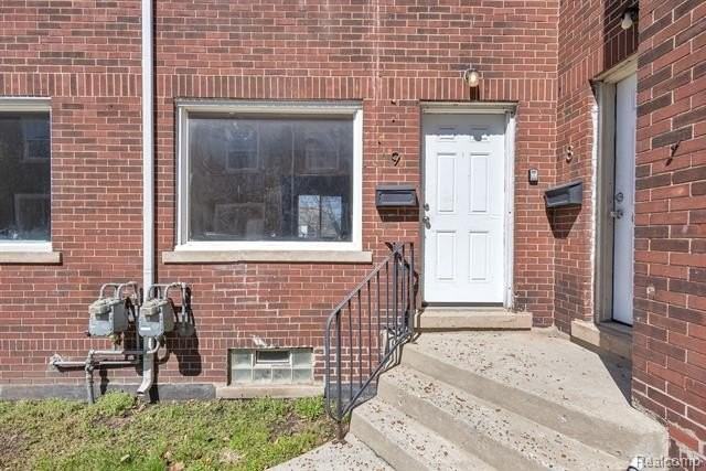 764 Woodmere St - Photo 5 of 50