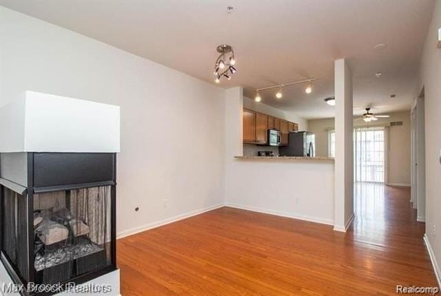 1404 Raliegh Pl - Photo 2 of 9