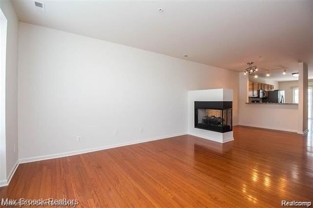 1404 Raliegh Pl - Photo 4 of 9