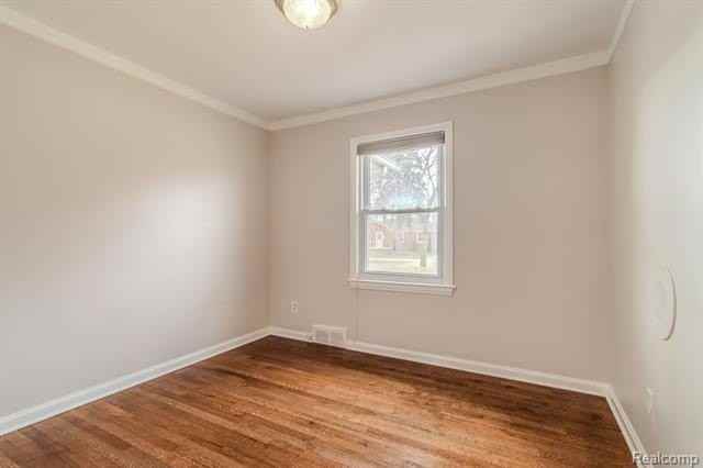 20625 Elizabeth St - Photo 6 of 15
