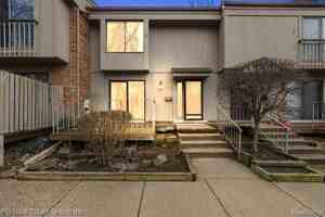 featured image of 1432 Oakbrook E