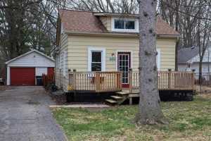 featured image of 604 Trombley Dr