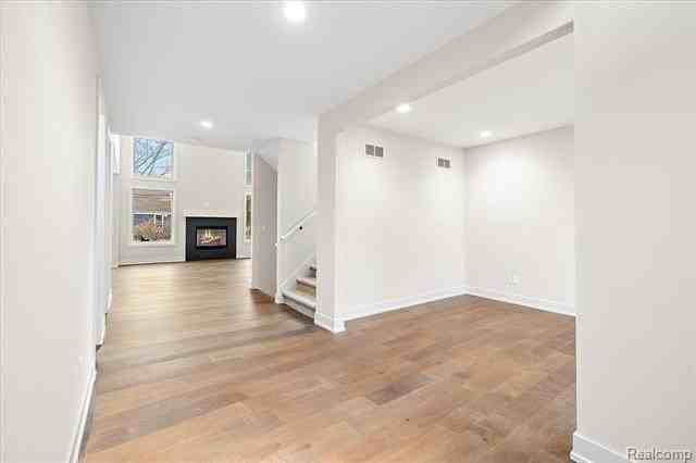 2921 Walsh Dr - Photo 4 of 50