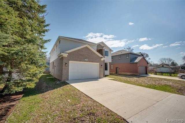 2911 Walsh Dr - Photo 2 of 50