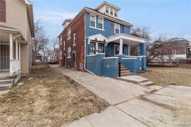 767 Navahoe St - Photo 3 of 44
