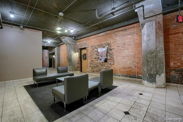 6533 E Jefferson Ave #421 - Photo 7 of 31