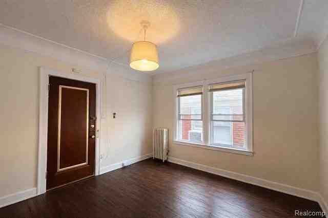 884 Beaconsfield Ave #2 - Photo 4 of 14