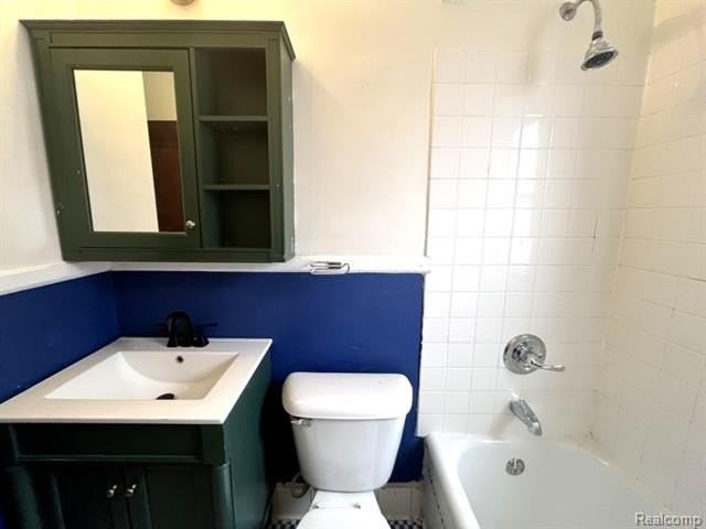 884 Beaconsfield Ave #2 - Photo 7 of 14