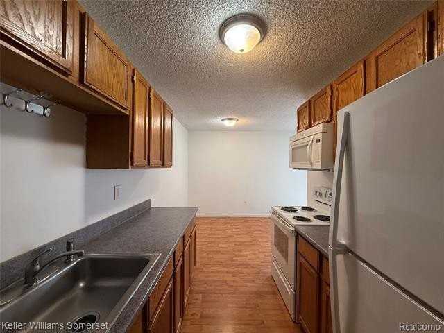 28423 Raleigh Crescent Dr #44 - Photo 6 of 25