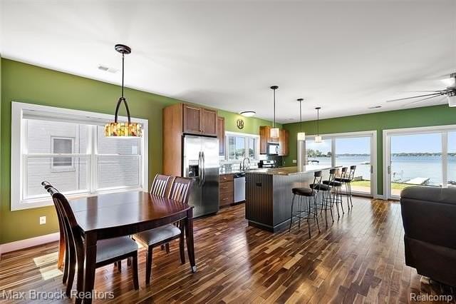 2022 Willow Beach St - Photo 3 of 25