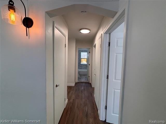 19425 Fenmore St - Photo 3 of 10