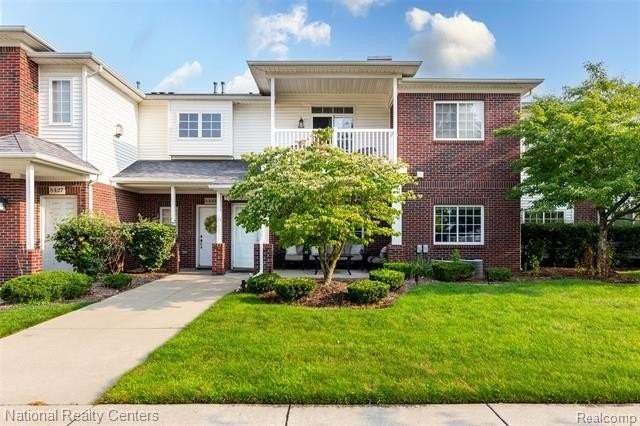 5439 Twin Oaks Dr