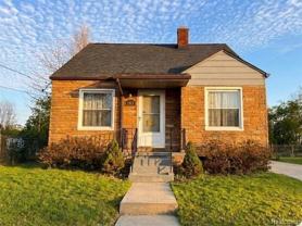 183 Crystal Lake Dr - Photo 1 of 1