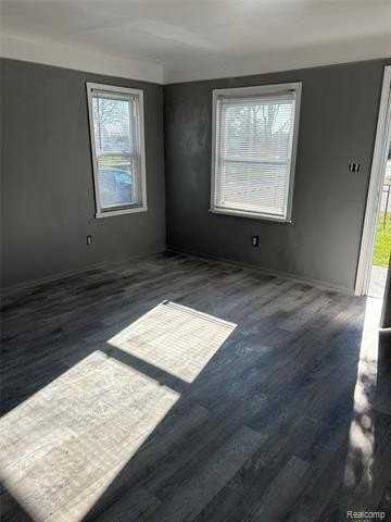 13500 Heyden St - Photo 2 of 9