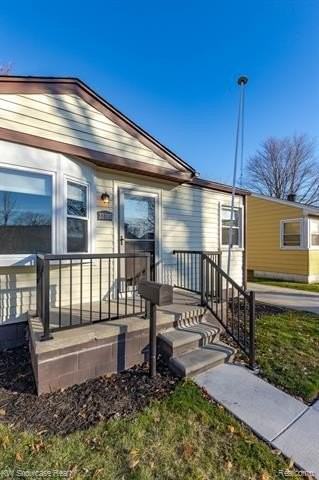 22705 Raymond St - Photo 2 of 22