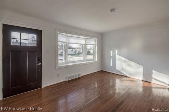 22705 Raymond St - Photo 3 of 22