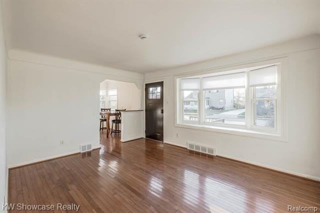 22705 Raymond St - Photo 5 of 22