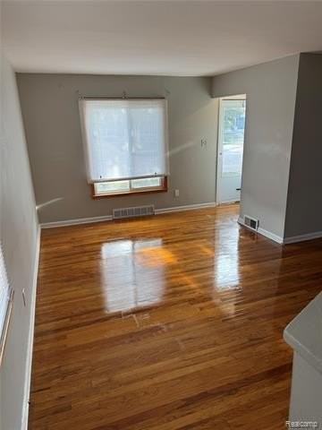 1818 N Center St - Photo 3 of 14