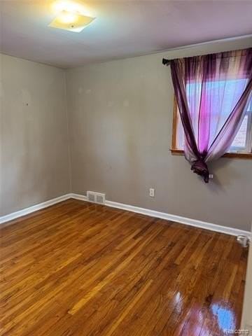 1818 N Center St - Photo 5 of 14