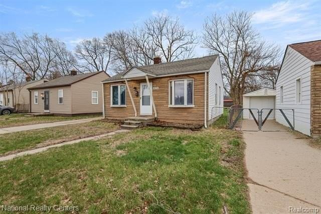 25713 Penn St - Photo 2 of 23