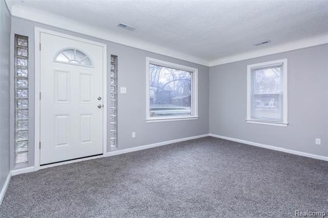 9712 Cherokee St - Photo 6 of 26