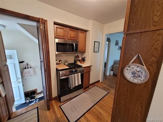 2108 Mclain Ave - Photo 4 of 14