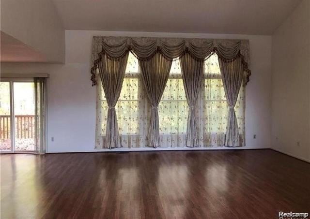 3219 Featherstone Ct - Photo 2 of 16