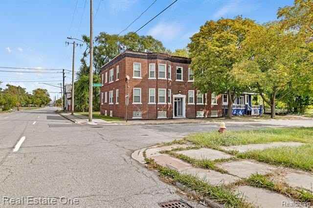 2282 BELVIDERE Unit 102 Street - Photo 2 of 34