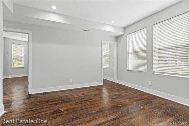 2282 BELVIDERE Unit 102 Street - Photo 6 of 34