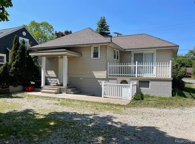 37917 Plymouth Rd - Photo 2 of 21