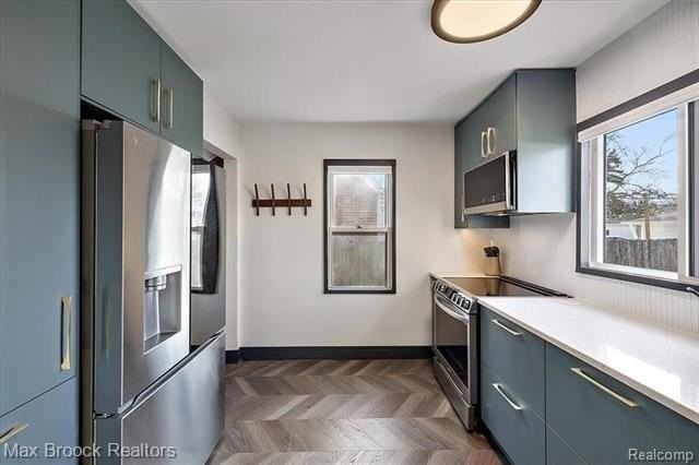 3207 N Altadena Ave - Photo 3 of 20