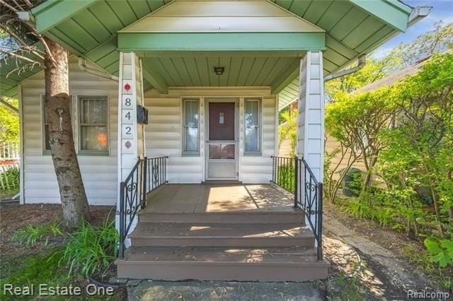 842 E 10 Mile Rd - Photo 3 of 16