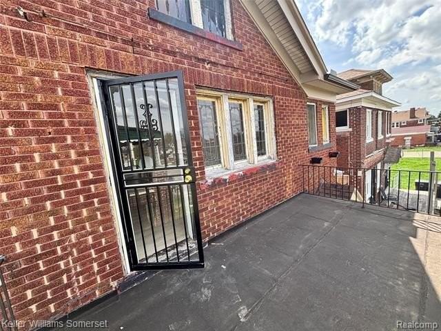 3025 Tuxedo St - Photo 3 of 11