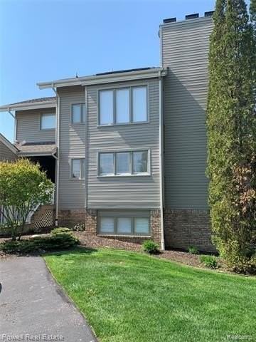 21054 Boulder Cir - Photo 2 of 18