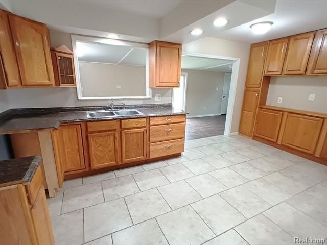 15870 Allen Rd - Photo 5 of 13